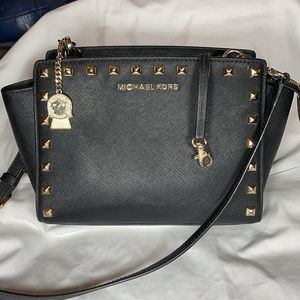 AUTHENTIC Michael Kors leather Selma Stud Messenger